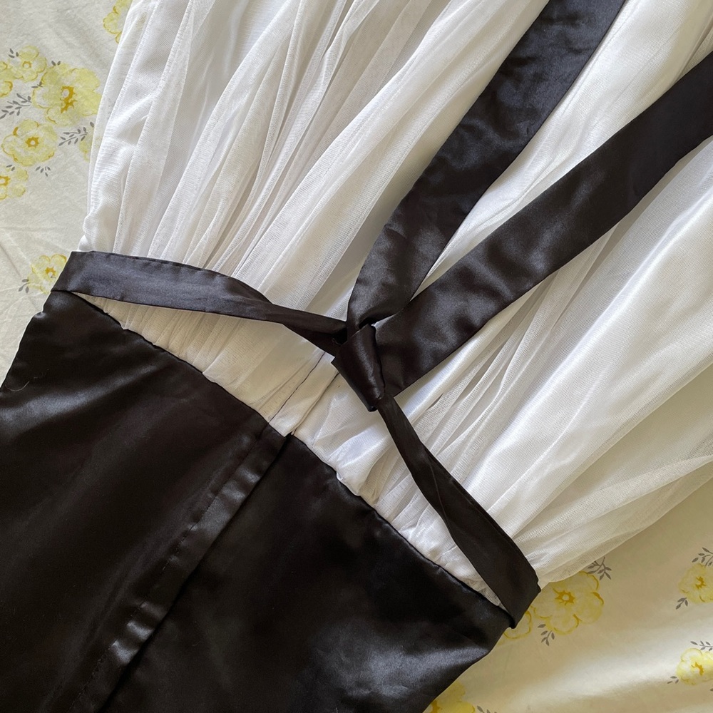Black & White Flare Frock-Size 28(6-7 years)- Used - Picture 11 of 17